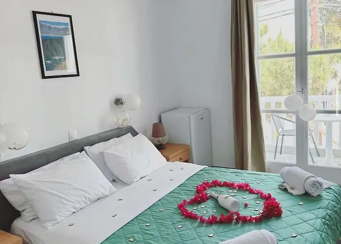 Lefkothea Hotel Kamari (Santorini)